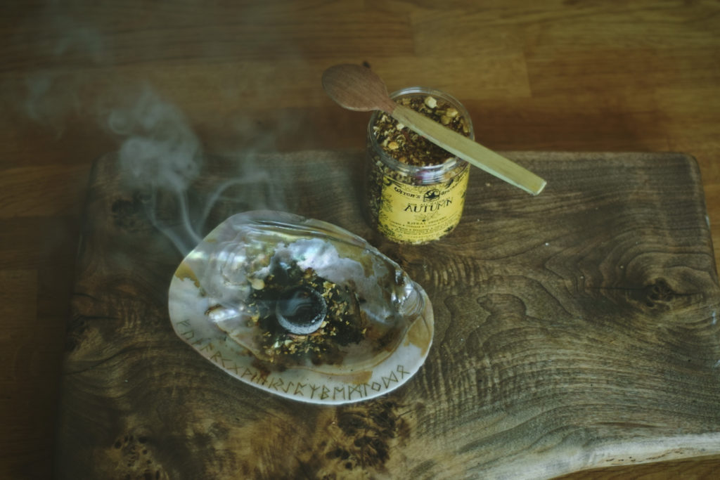 kadzielnica kadzielniczka zioła kadzidło naturalne paranormalia duchowość spoko czarodziejki jak palić seidr ceramika